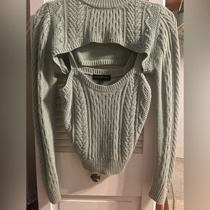 2 piece sweater set in excellent condition